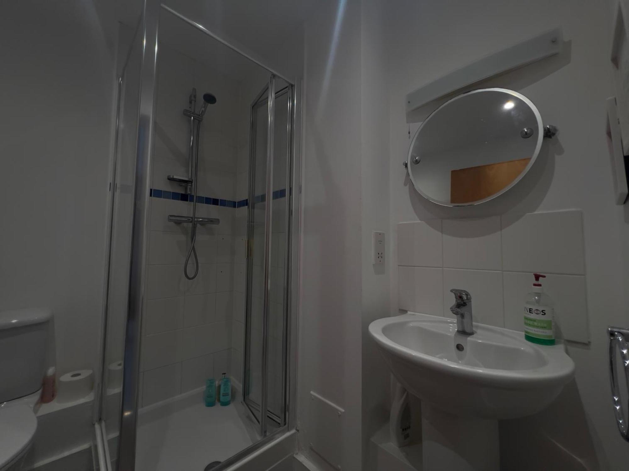 2 Bedroom Near Ocean Village Marina Port Apartment Southampton Buitenkant foto